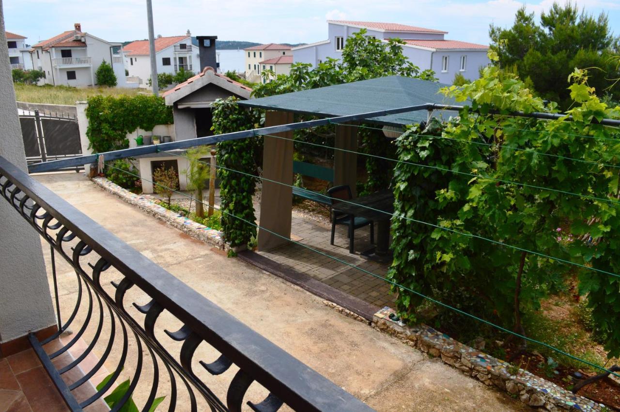 Apartments Starshine & Lighthouse โรกอซนิซา ภายนอก รูปภาพ